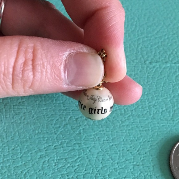 ✨Juicy Couture Pearl Necklace✨ - Picture 2 of 5